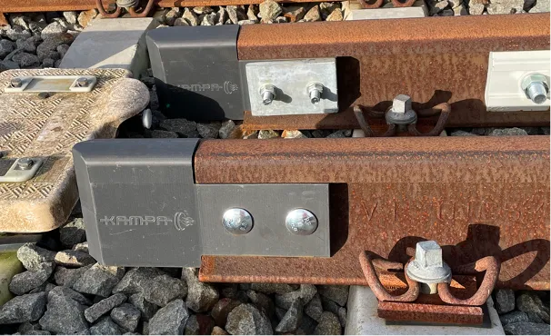 Close-up of the Kampa extenders on the ends of the derailment guide rails